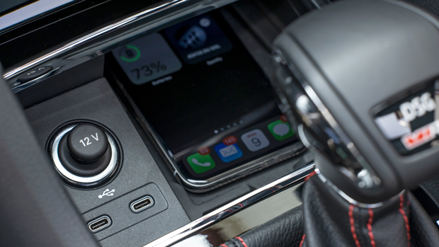 2022 Skoda Kodiaq RS blue SUV - phone charging