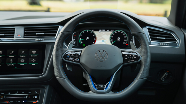 Volkswagen Tiguan R 2022 interior steering wheel