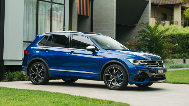 Volkswagen Tiguan R 2022 front 3/4