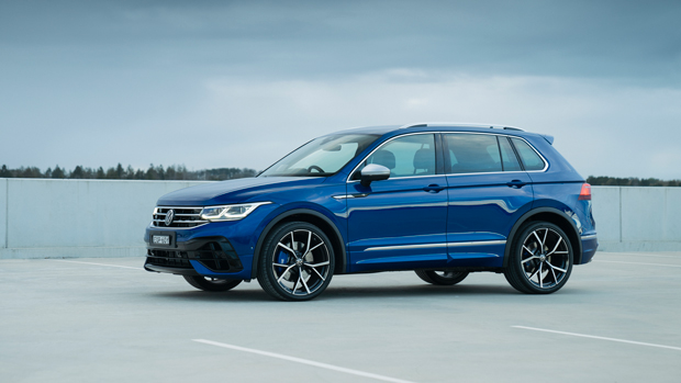 Volkswagen Tiguan R side