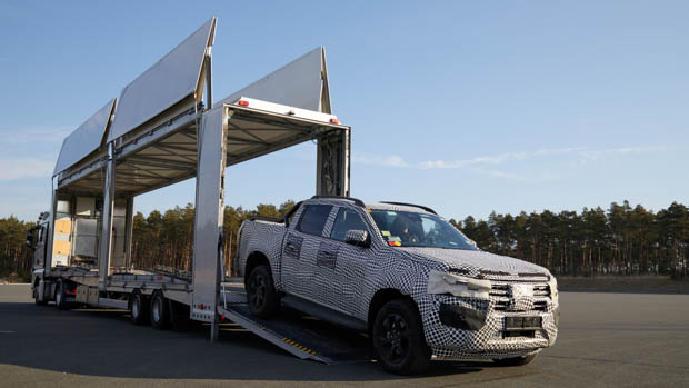 2022 Volkswagen Amarok coming off the truck