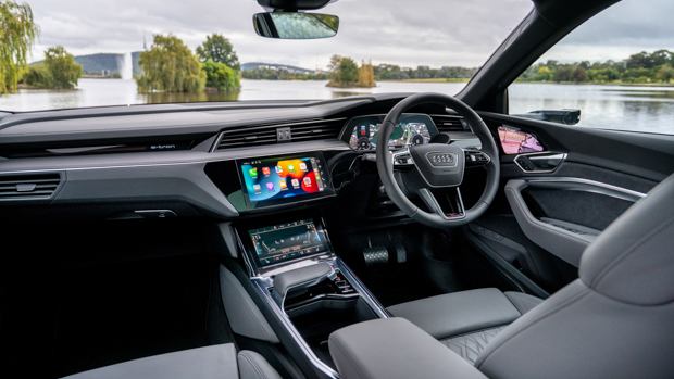 Audi E-tron S 2022 interior