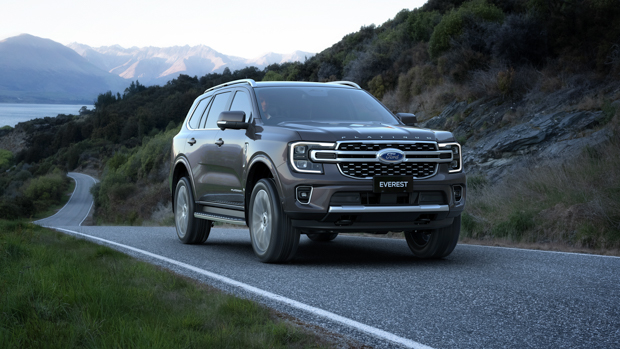 Ford Everest 2022 Platinum front 3/4