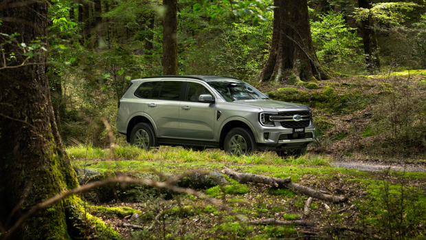 Ford Everest 2022 Trend front