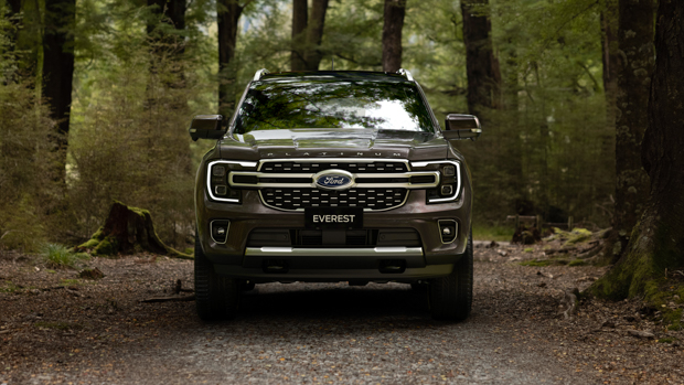 Ford Everest 2022 Platinum front