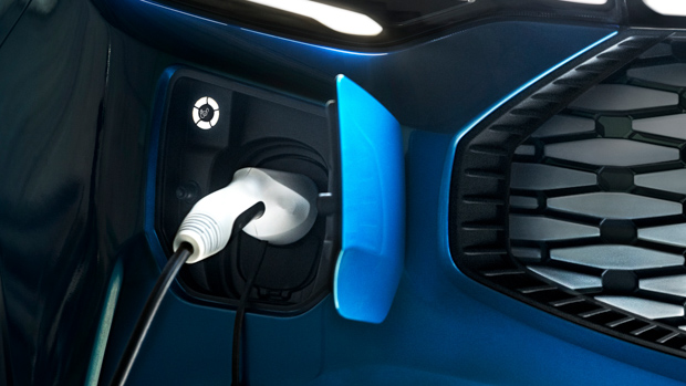 Ford Transit Custom 2024 plug