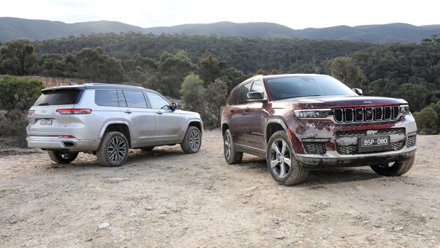 2022 Jeep Grand Cherokee 4x4 SUV Reserve and Limited group shot #1