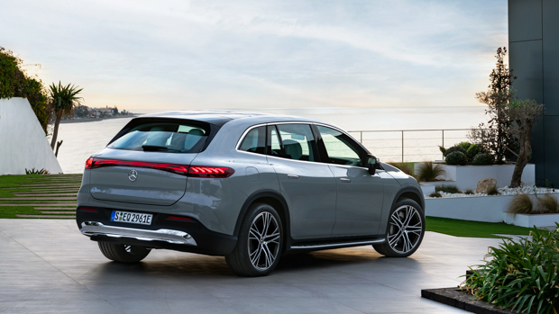 Mercedes-Benz EQS SUV 2022 rear