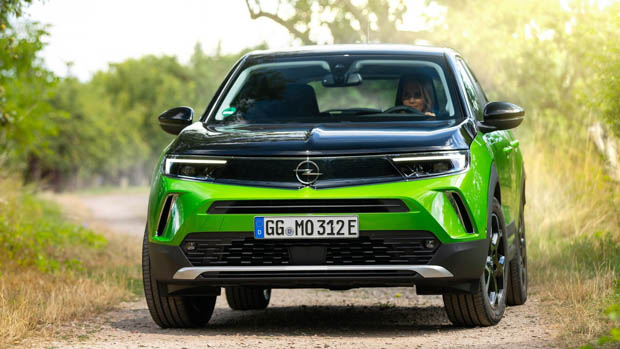 Opel Mokka e 2021 green dirt path