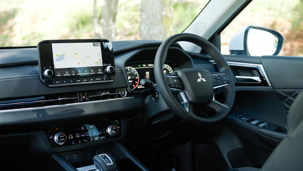 Mitsubishi Outlander 2022 interior