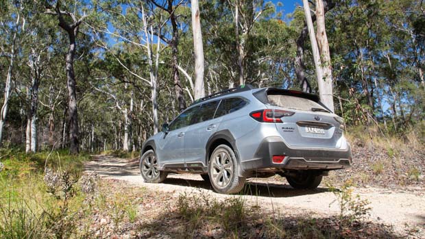 Subaru Outback Sport 2022 silver black-1