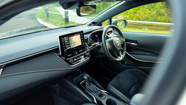 Toyota Corolla ZR Hybrid-19