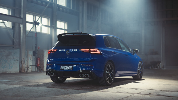 Volkswagen Golf R hatch 2022 rear 3/4