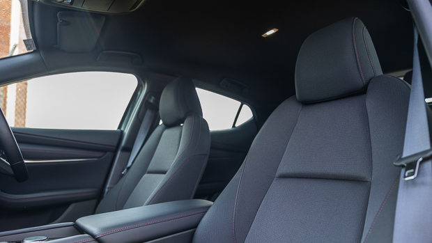 Mazda 3 G25 Evolve SP 2022 front seats