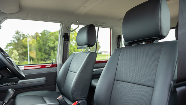 Toyota Land Cruiser 76 Series 2022 seats