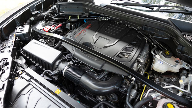 Alfa Romeo Stelvio Veloce 2022 engine