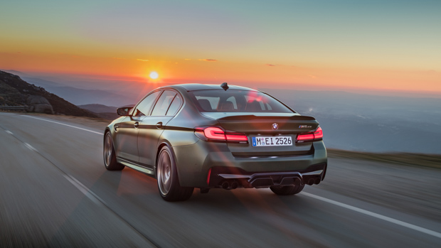 BMW M5 CS 2022 frozen deep green rear end