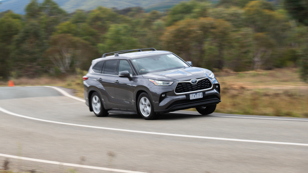 Toyota Kluger GX hybrid 2022