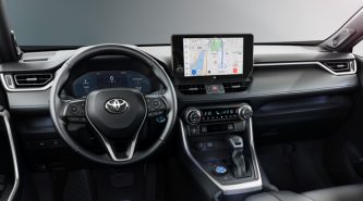 Toyota RAV4 2023: bigger new 10.5-inch touchscreen revealed for the first time!