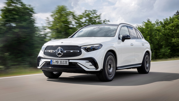 Mercedes-Benz GLC 2023 AMG Line white