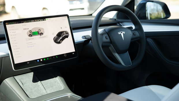 Tesla Model Y 2022 black and white interior