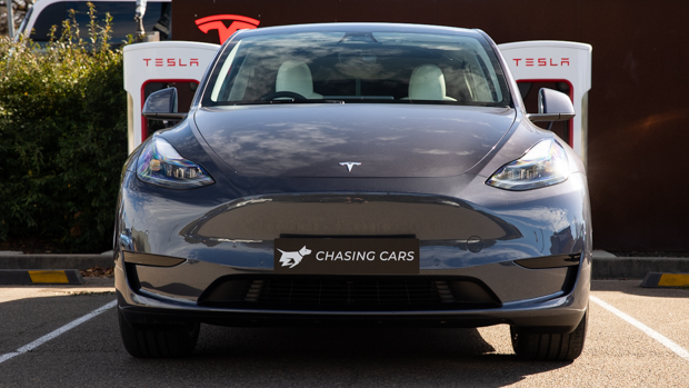 Tesla Model Y 2022 midnight silver front end