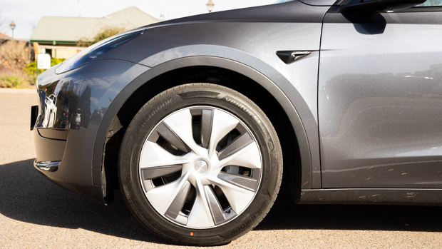 Tesla Model Y 2022 Gemini 19 inch wheel