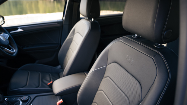 Volkswagen Tiguan Allspace 2022 R-Line seats