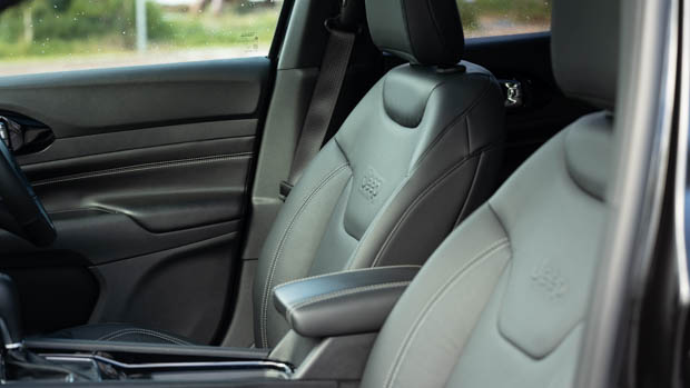Jeep Compass S-Limited front seats