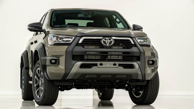 Toyota Hilux Rogue 2022 front view