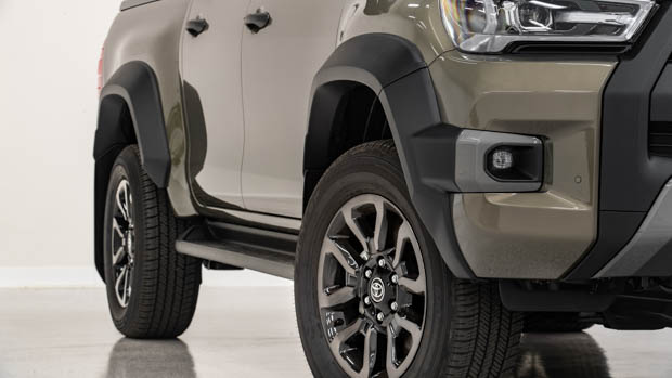 Toyota Hilux Rogue 2022 side profile