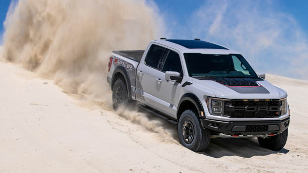 Ford F-150 Raptor R 2022 downhill sand