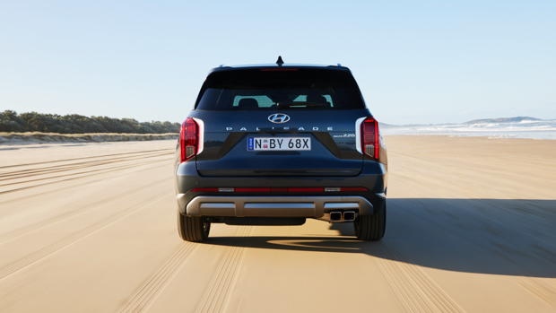 Hyundai Palisade 2022 rear driving