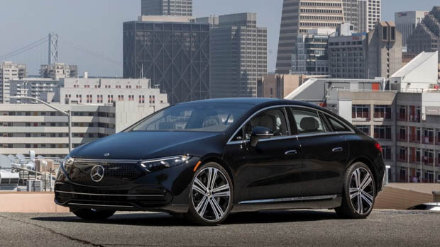 Mercedes-Benz EQS450 black 3/4 view