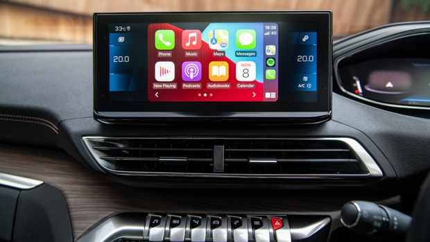 Peugeot 5008 GT Petrol 2021 touchscreen