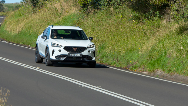 2022 Cupra Formentor VZe SUV White - dynamic front 3/4 1
