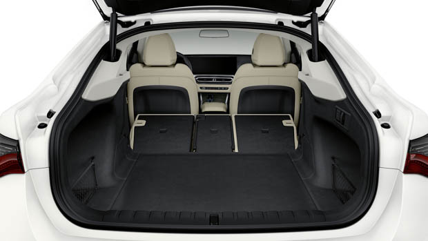 2023 BMW i4 eDrive35 boot space