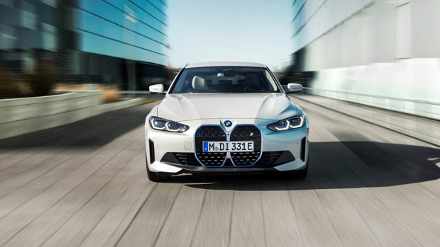 2023 BMW i4 eDrive35 front tracking shot