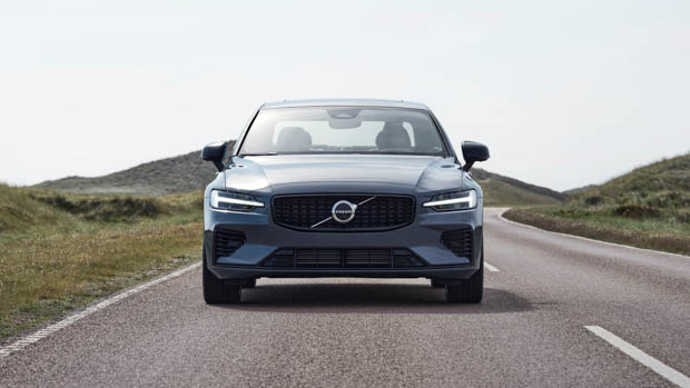 2023 Volvo S60 front view