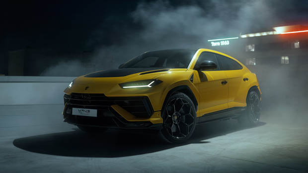 Lamborghini Urus Perfomante yellow smoke