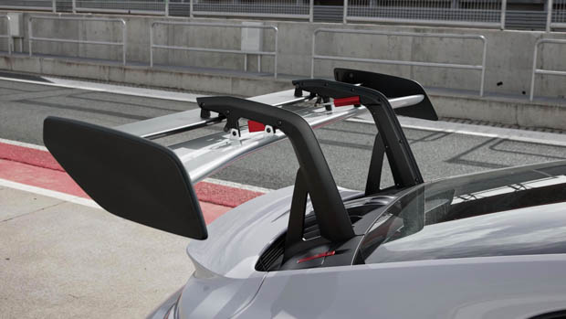 Porsche 911 GT3 RS 2022 rear wing