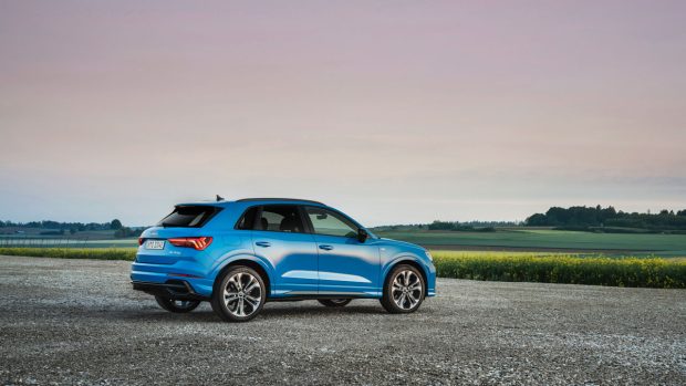 Audi-Q3-PHEV-2022-driving-1