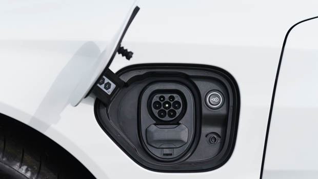 Audi e-tron charging port 2022
