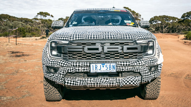 Ford Ranger Raptor 2023 camo off road