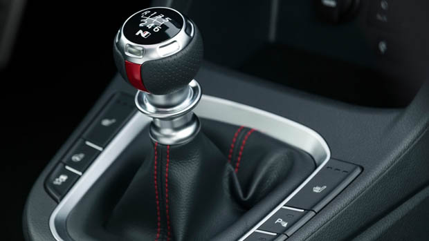 Hyundai i30 N fastback gear shifter