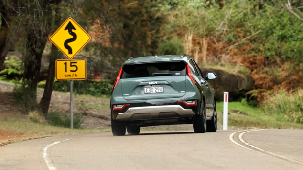 Kia Niro HEV GT-Line 2022 rear 3/4 driving