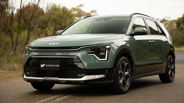 Kia Niro HEV GT-Line 2022 front 3/4 2