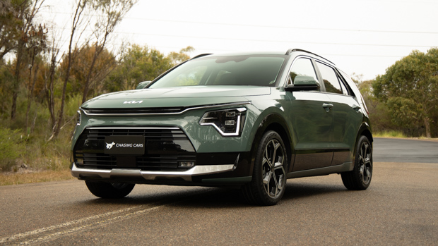 Kia Niro HEV GT-Line 2022 front 3/4 2