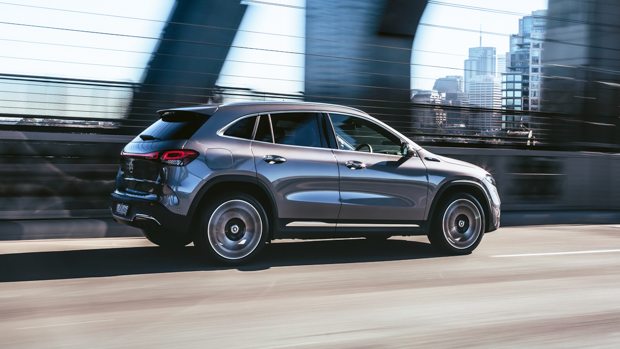 Mercedes-Benz EQA350 2022 driving 2