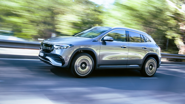 Mercedes-Benz EQA350 2022 driving front 3/4